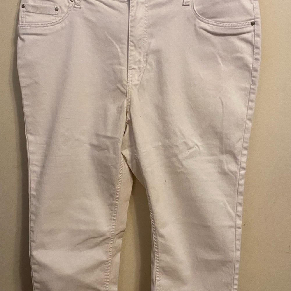 Elegant Women's Cropped White Jeans